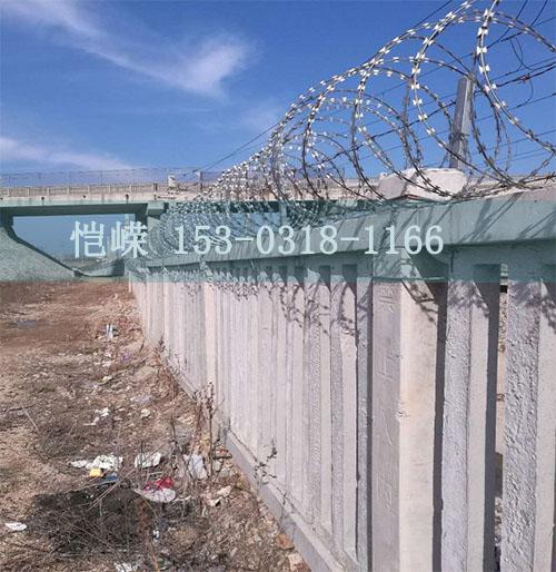 鄭州加高網片廠家、產品圖片及防護欄應用解析