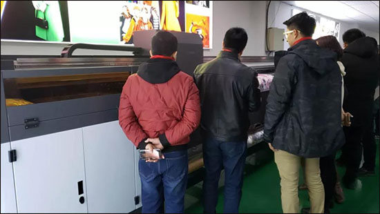 攜手共贏，創(chuàng)想未來 登騰廣告設(shè)備亮相歐瑞卡新品發(fā)布會(huì)